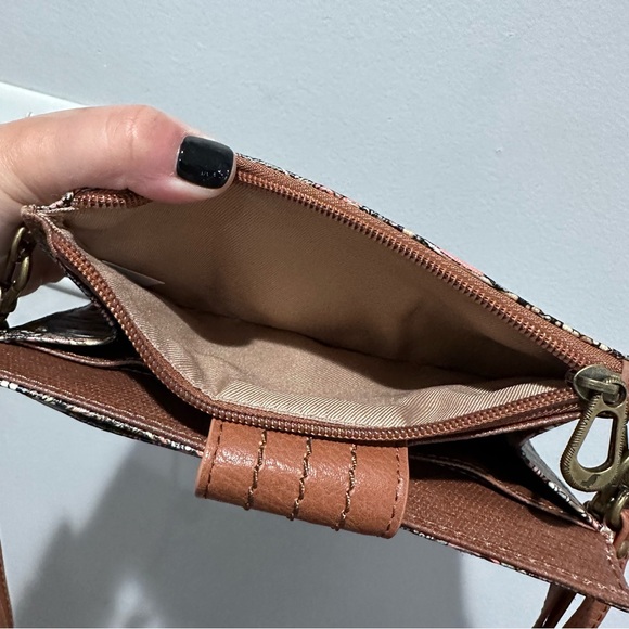 Sakroots Crossbody Wristlet Clutch - Picture 10 of 15